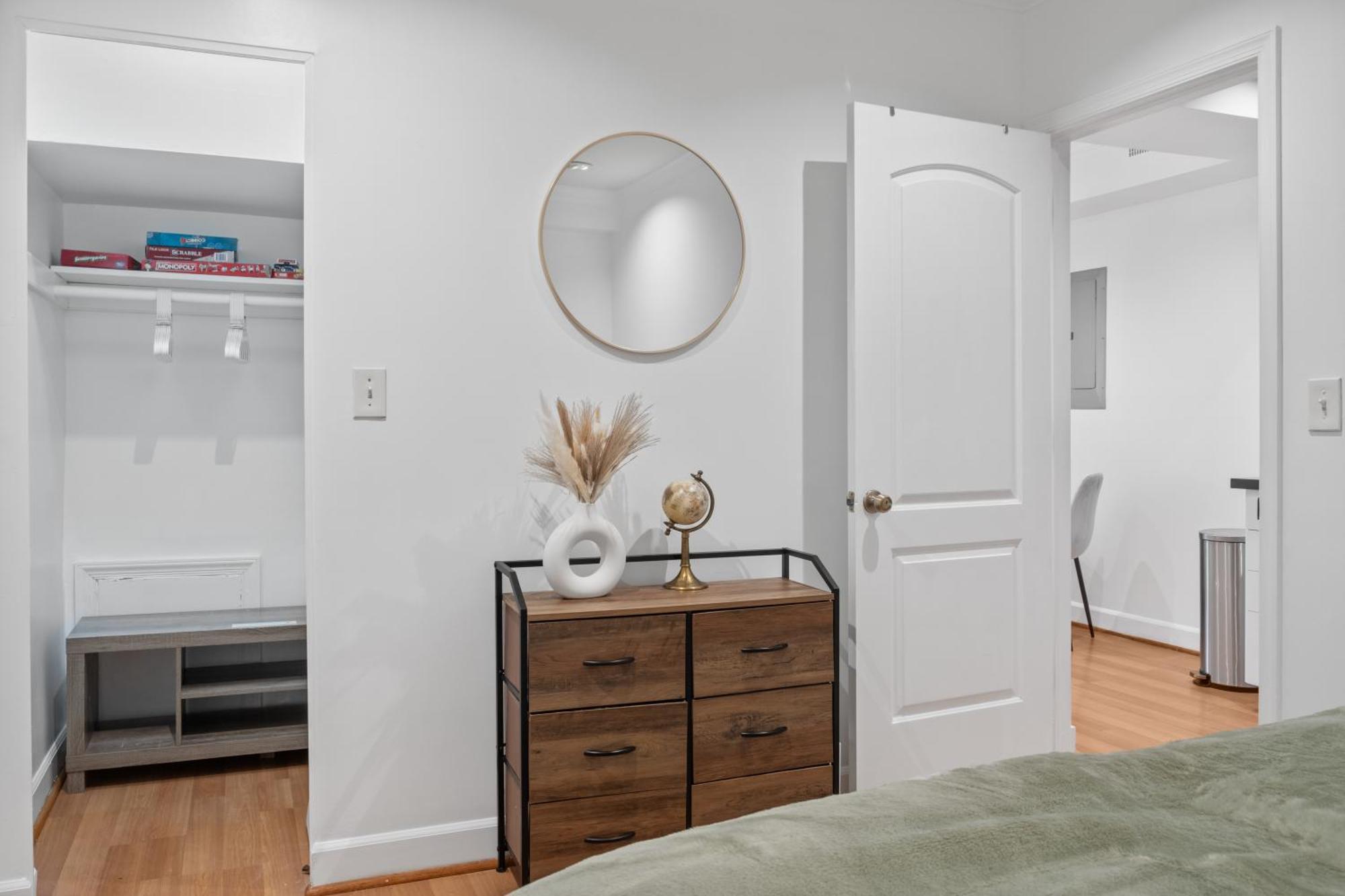 Apartment Luxury 2bd Haven In Dc's Heart!
