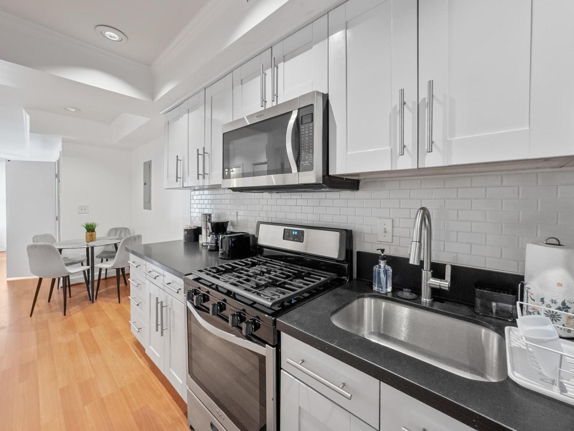 Apartment Luxury 2bd Haven In Dc's Heart! Washington