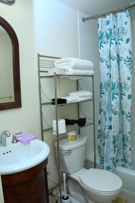 Holiday home Super Nice, Quite And Centrally Located For Dmv
