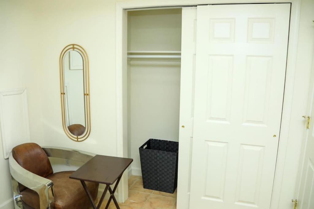 Holiday home Super Nice, Quite And Centrally Located For Dmv *