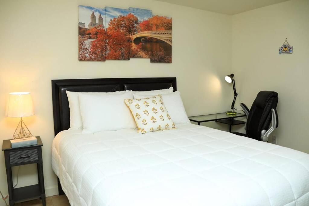 Holiday home Private With Ensuite Bathroom Centrally Located *