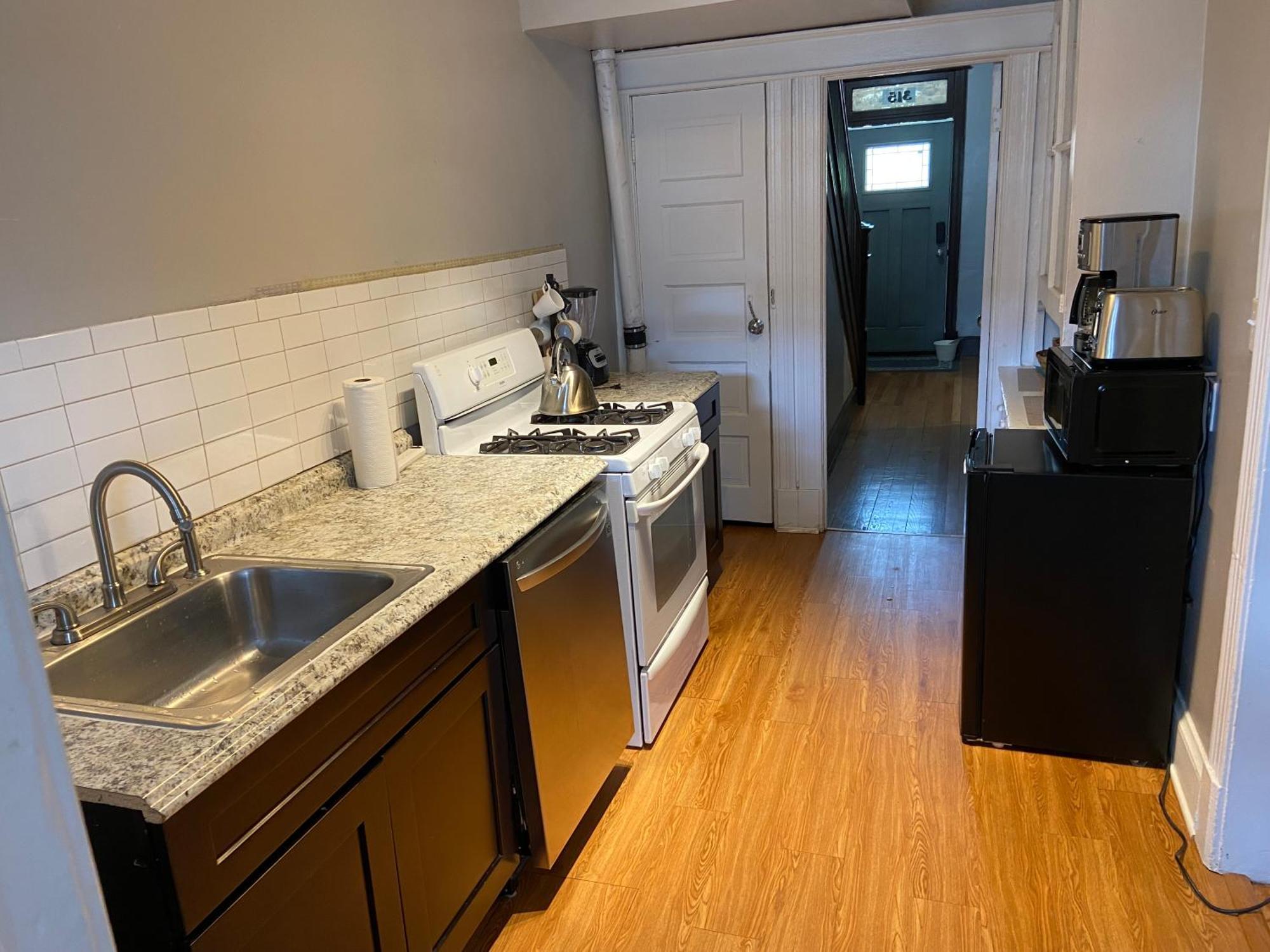 3 Bedroom Th Free Parking Walk 2 Metro Holiday home Washington