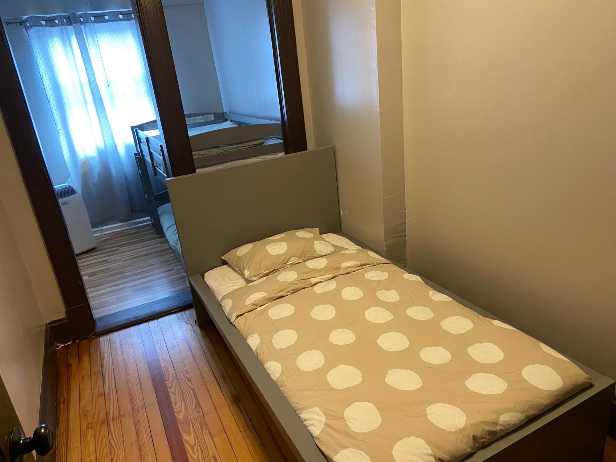 Holiday home 3 Bedroom Th Free Parking Walk 2 Metro *