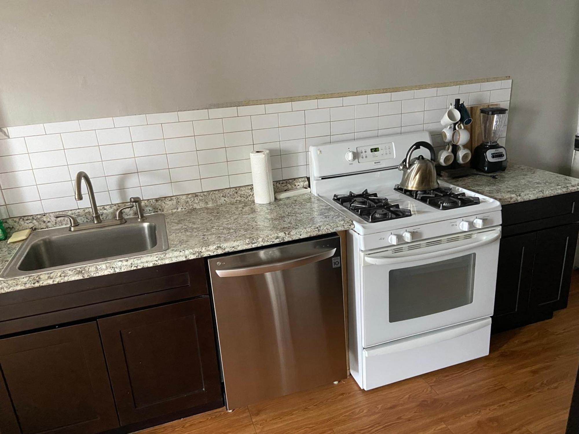 Holiday home 3 Bedroom Th Free Parking Walk 2 Metro Washington