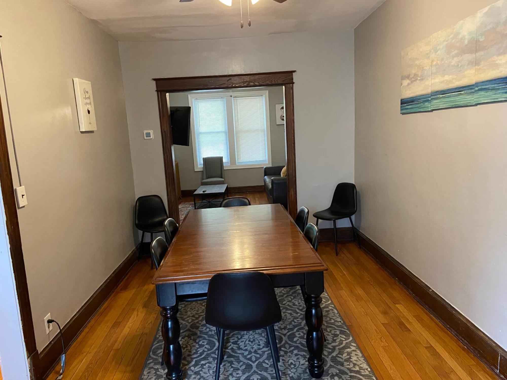 3 Bedroom Th Free Parking Walk 2 Metro *