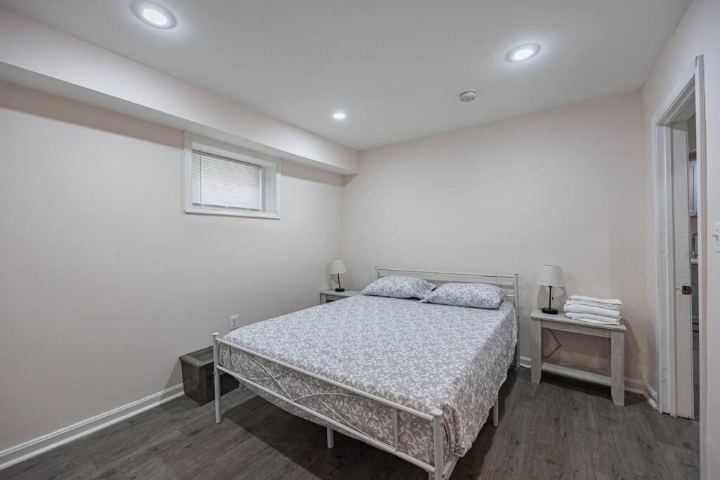 Apartment Updated 2br With Free Parking In Dc *