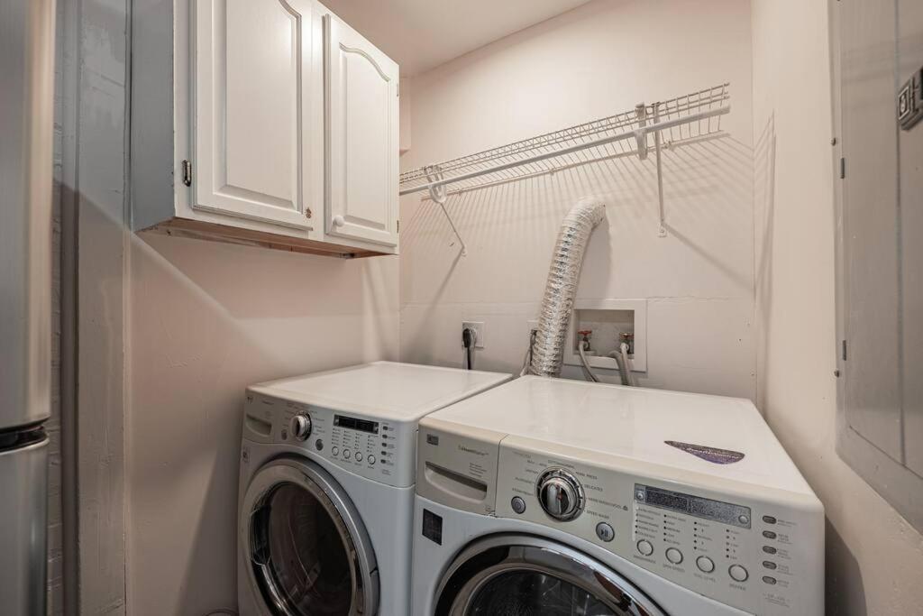 Updated 2br With Free Parking In Dc *
