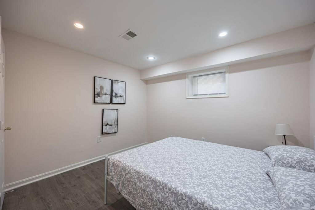 Apartment Updated 2br With Free Parking In Dc *