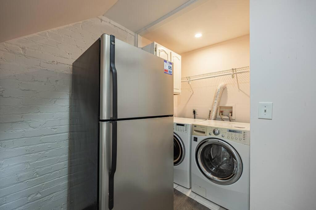 Updated 2br With Free Parking In Dc Washington