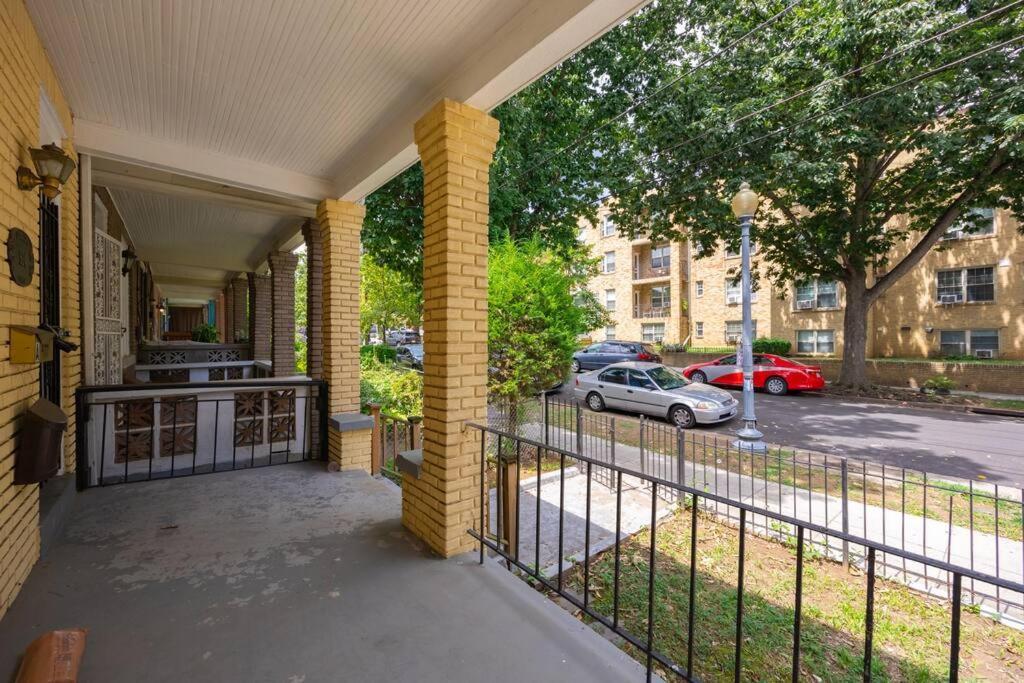 Updated 2br With Free Parking In Dc * Washington