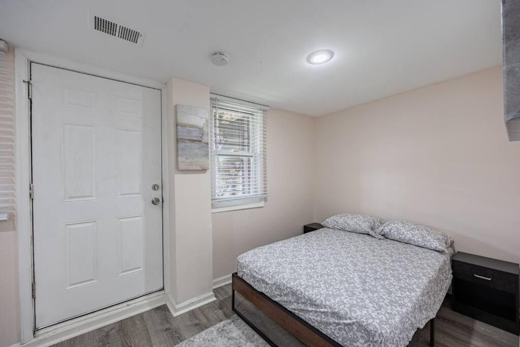 Apartment Updated 2br With Free Parking In Dc Washington