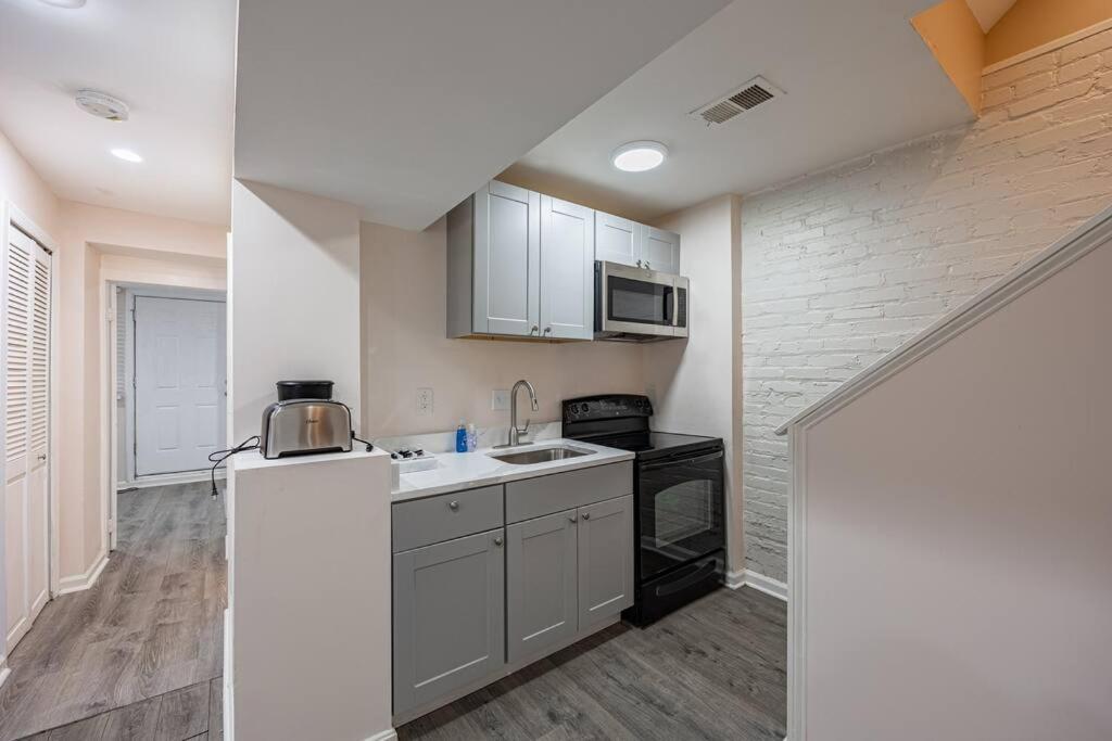 Apartment Updated 2br With Free Parking In Dc Washington