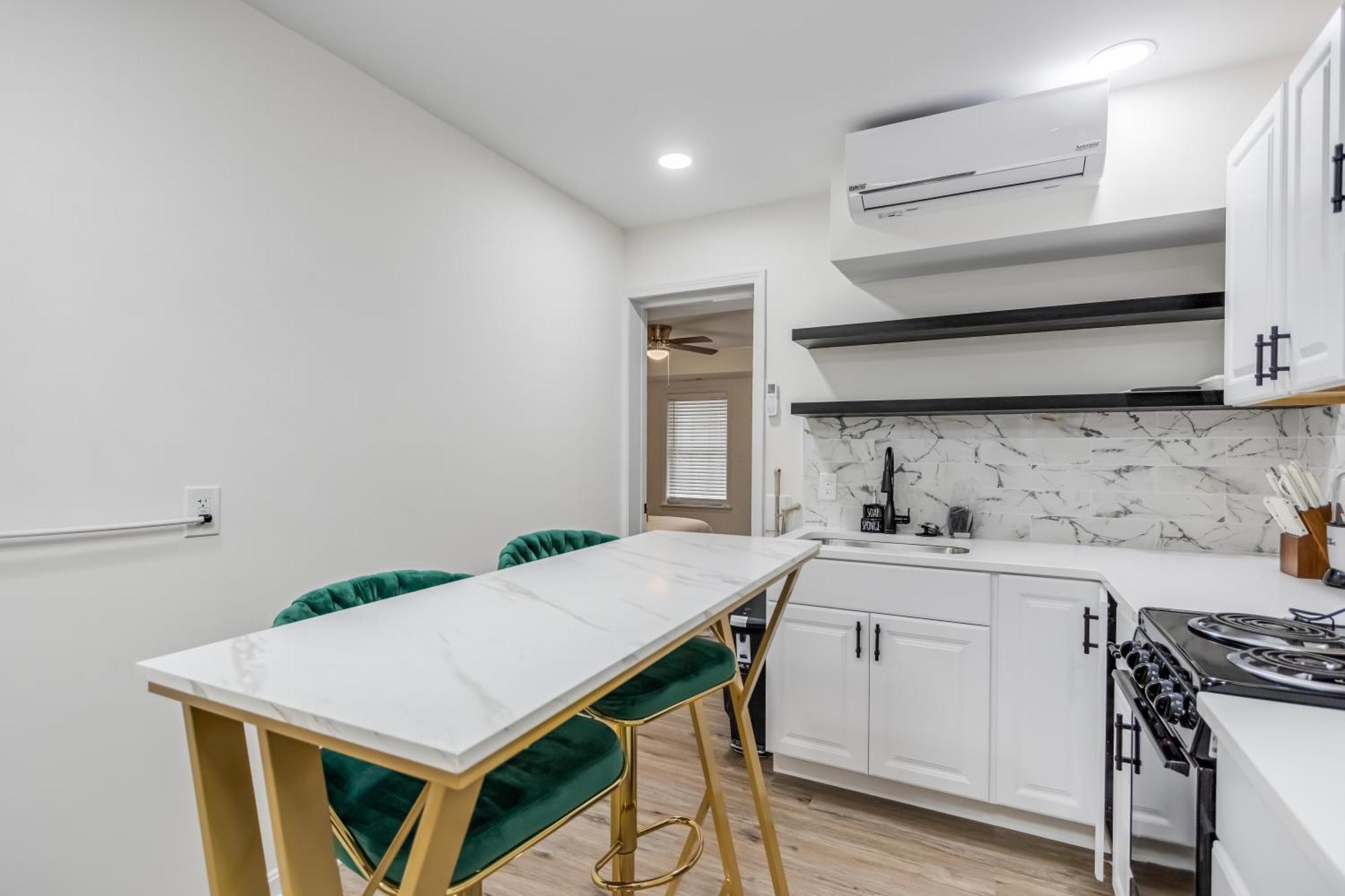 Charming Loft - Unit B