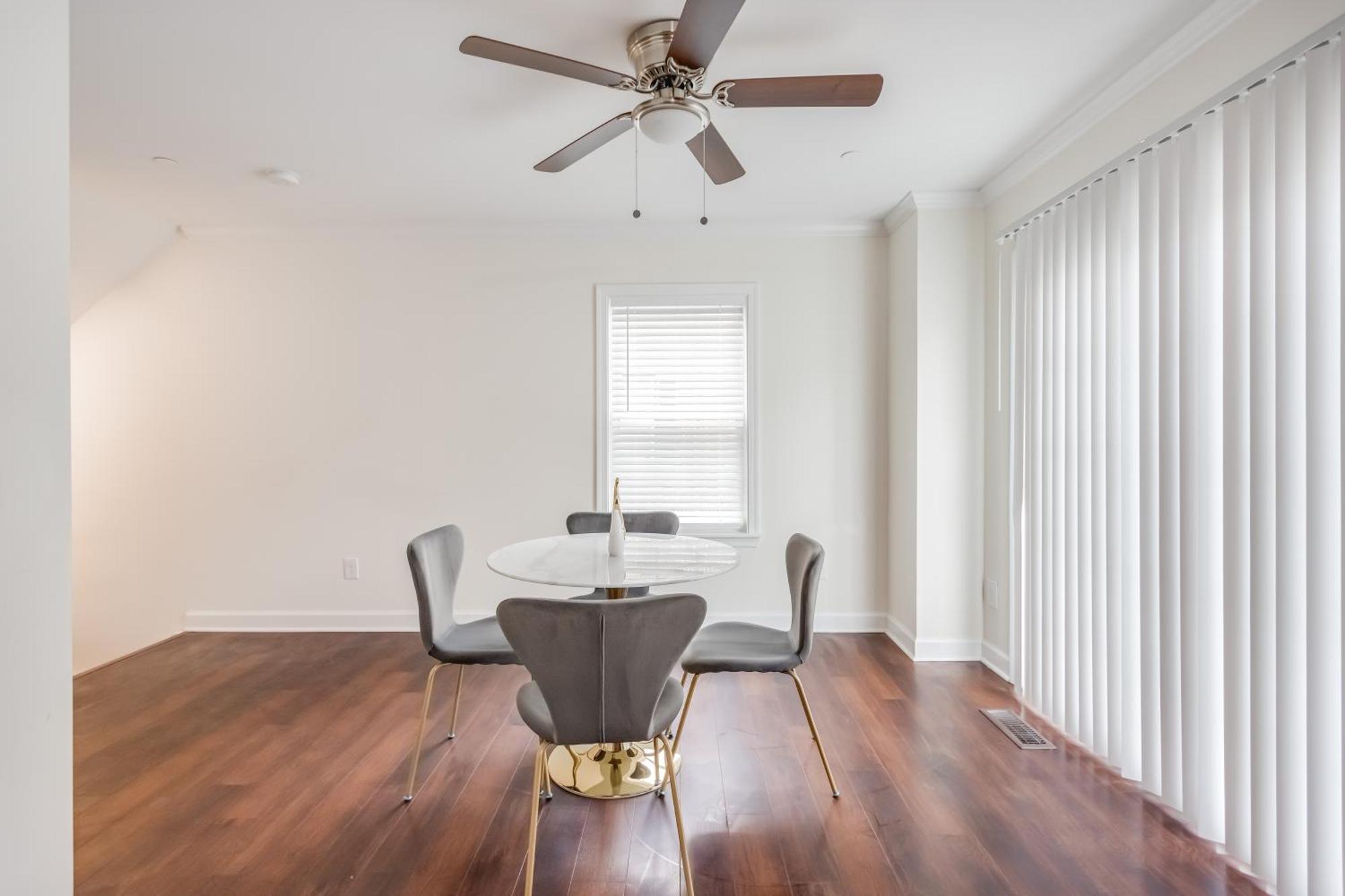 Charming Loft - Unit A * Washington