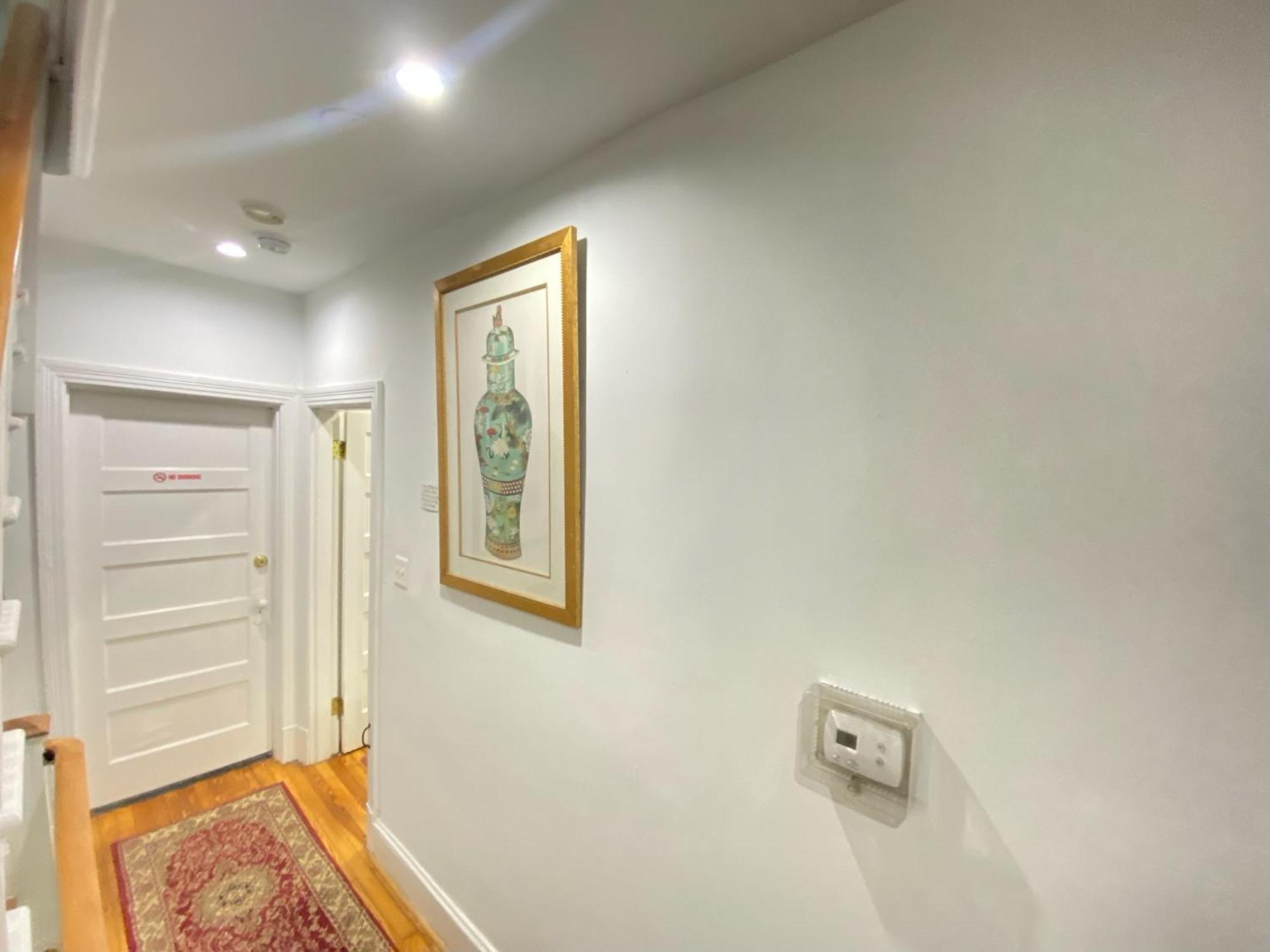 Gorgeous Refurbished 1bdrm And 1den