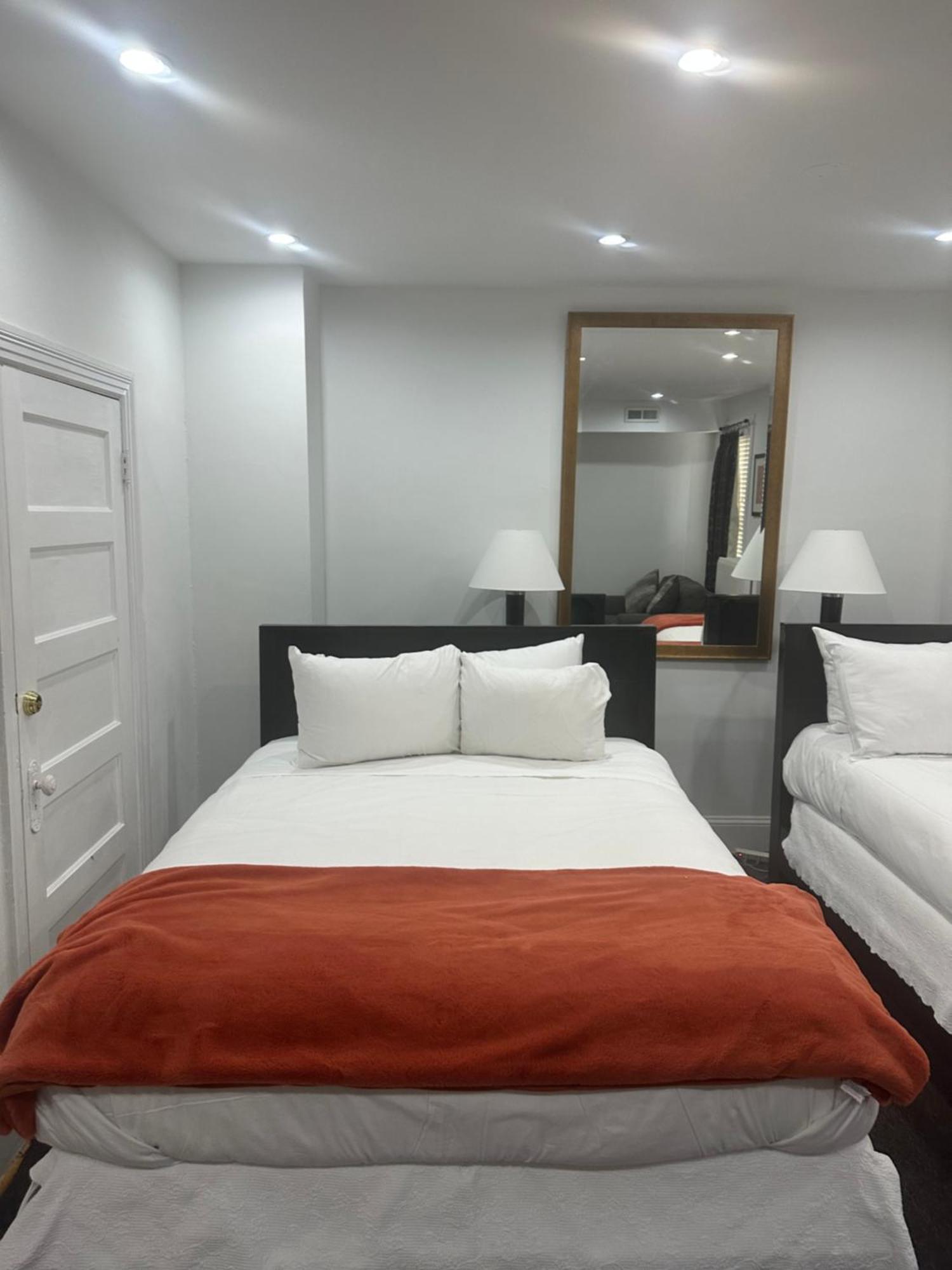 Apartment Gorgeous Refurbished 1bdrm And 1den Washington