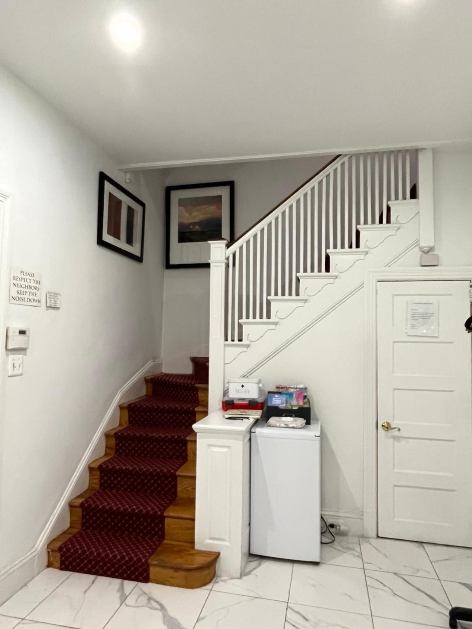 Gorgeous Refurbished 1bdrm And 1den *