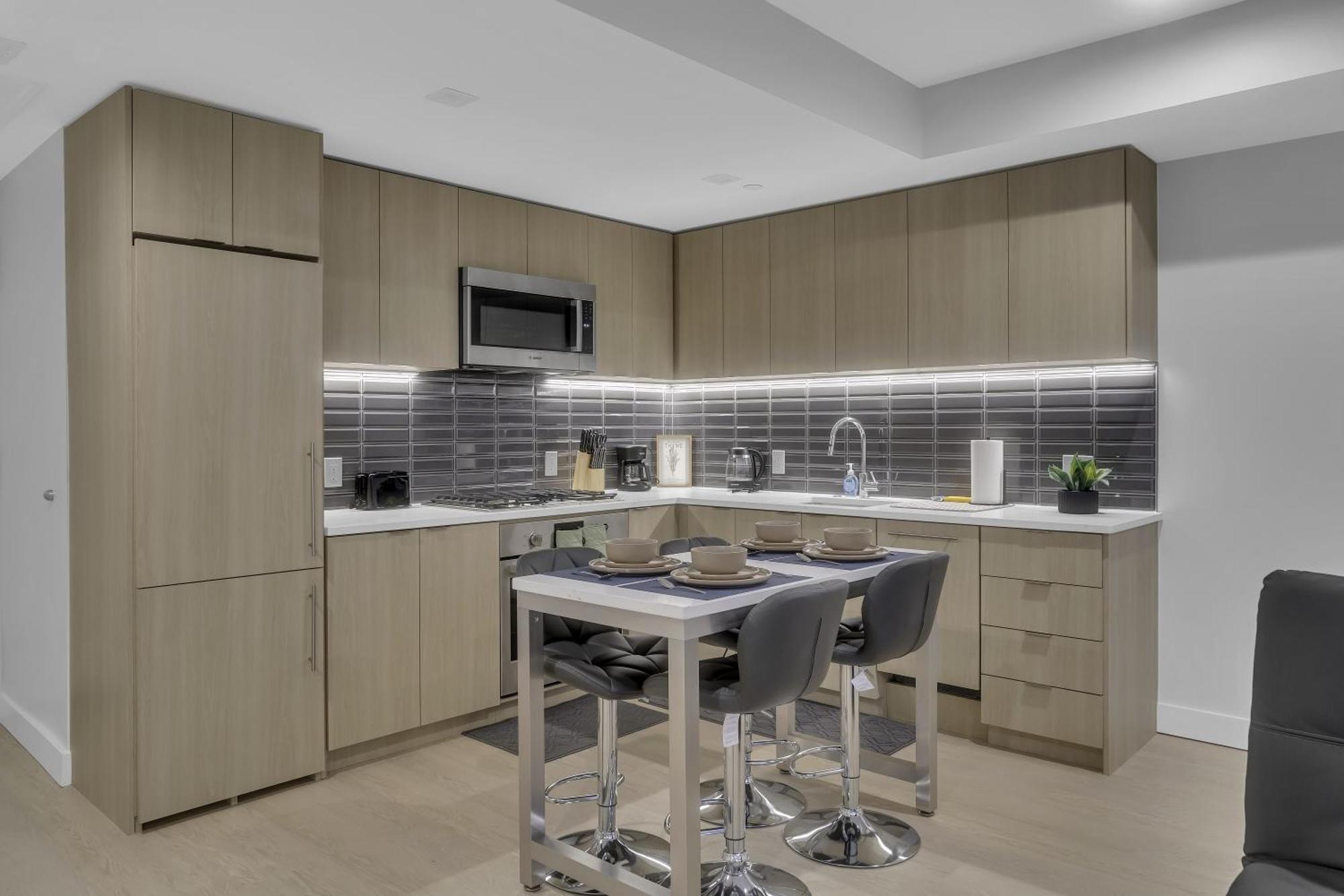 1br Logan Circle Furnished Apts