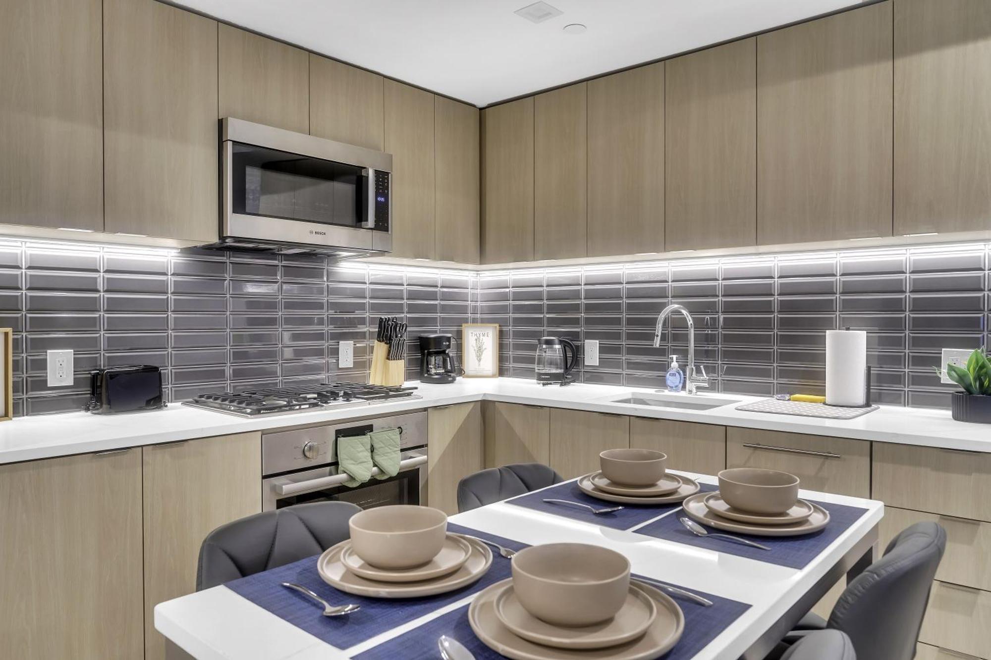 1br Logan Circle Furnished Apts