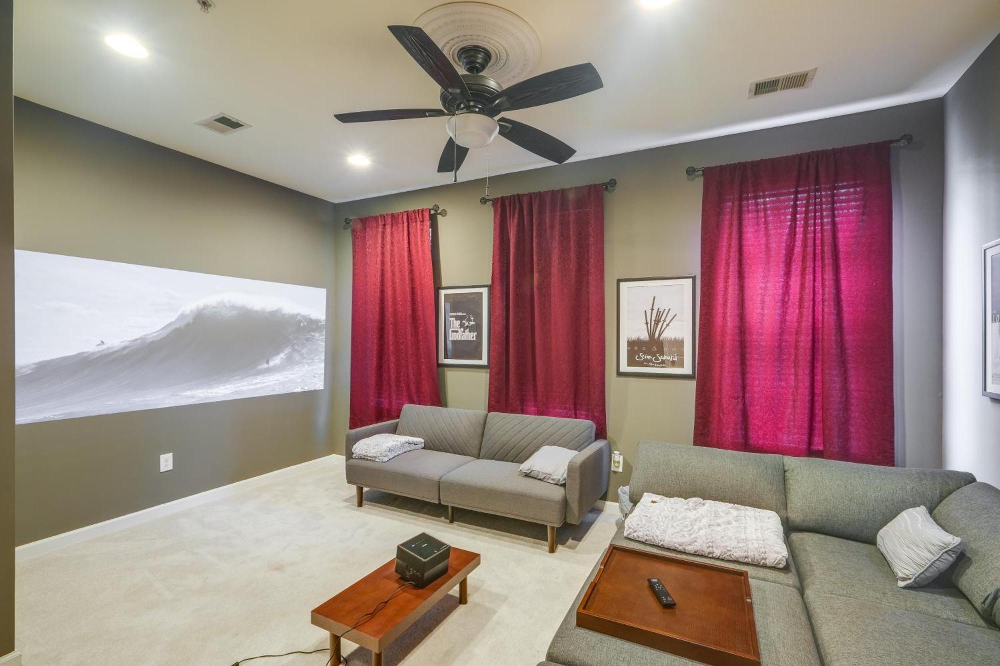 Dc Townhome With Theater! Washington