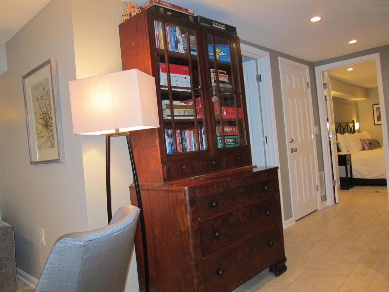 Stylish Renovated Flat, Central, Walk To Dc Sights *