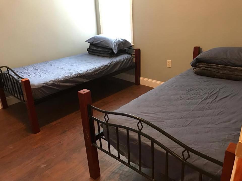 Guest house 202 Private Room-double Twin Bed In Cohi Dc! Washington
