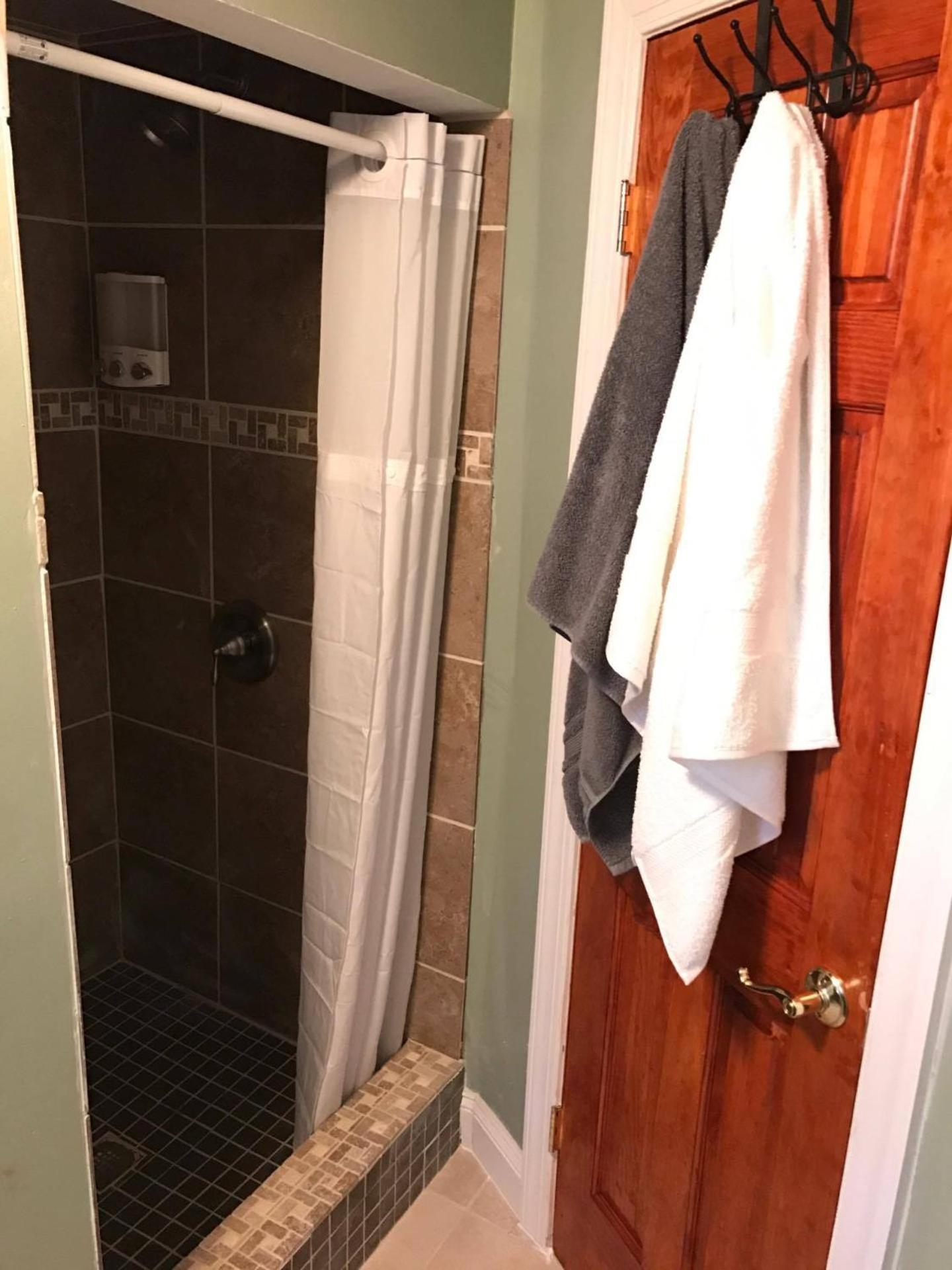 Guest house 202 Private Room-double Twin Bed In Cohi Dc! Washington