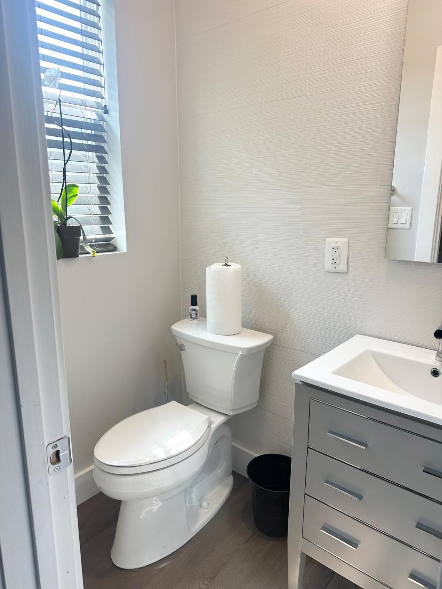 Luxury 4br 7 Mins To Us Capital, Rooftop Deck, In Free Parking * Washington