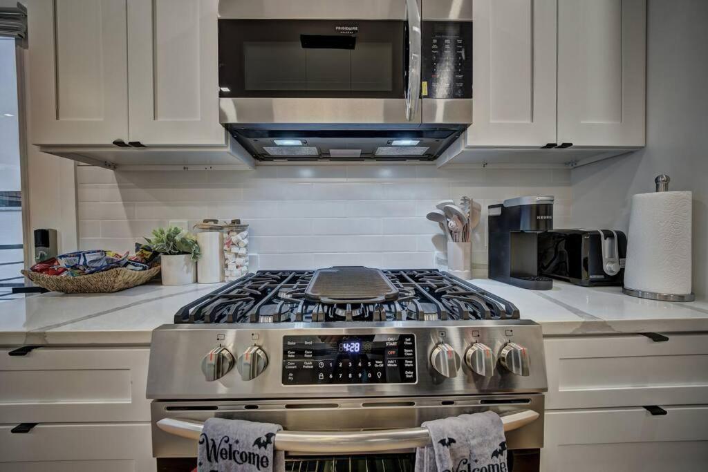 Apartment Modern, Gorgeous & Luxury Gem - 5 Stars Location