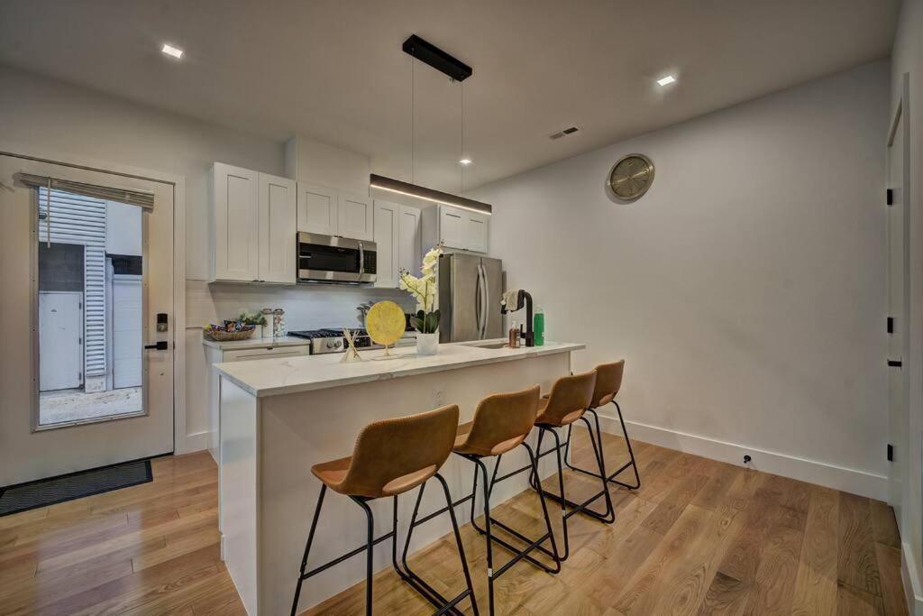 Modern, Gorgeous & Luxury Gem - 5 Stars Location * Washington