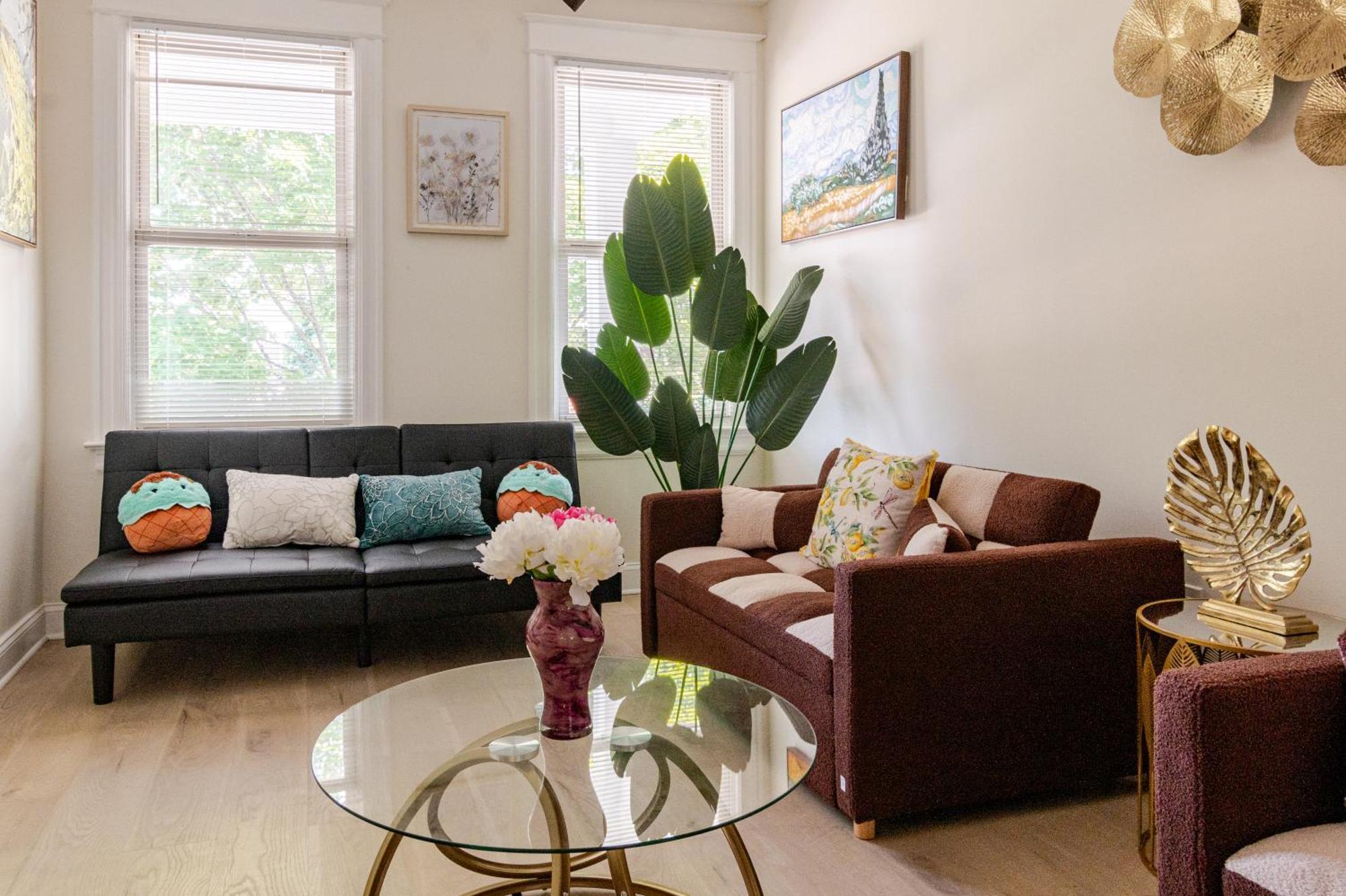 Luxurious 5 Bedroom House!1 Mile From Capitol Hill! Holiday home *
