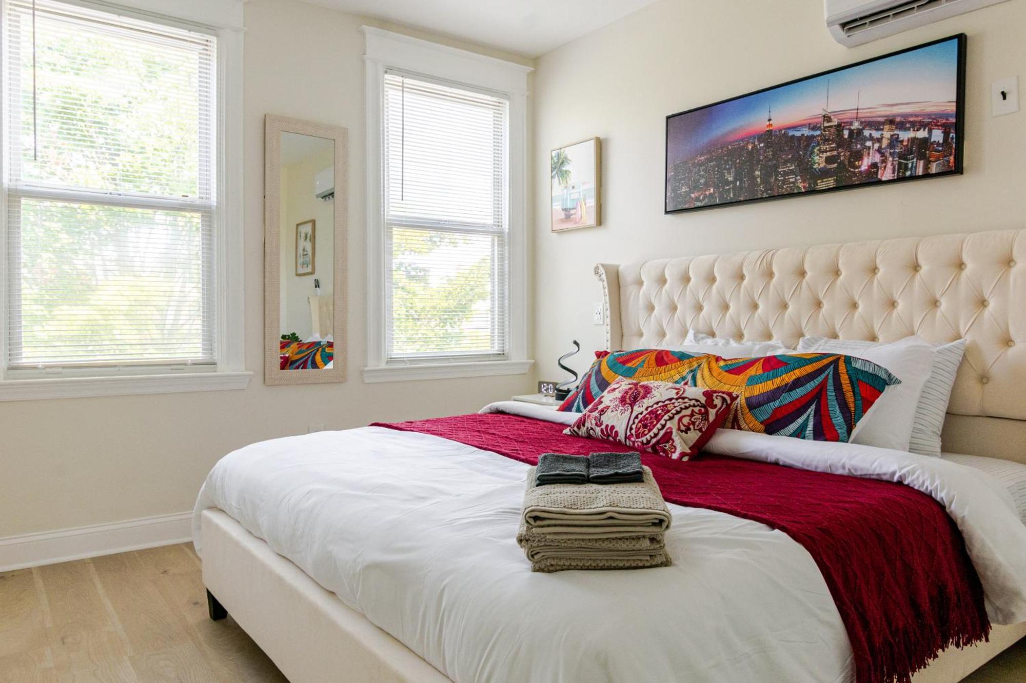 Luxurious 5 Bedroom House!1 Mile From Capitol Hill! Holiday home Washington