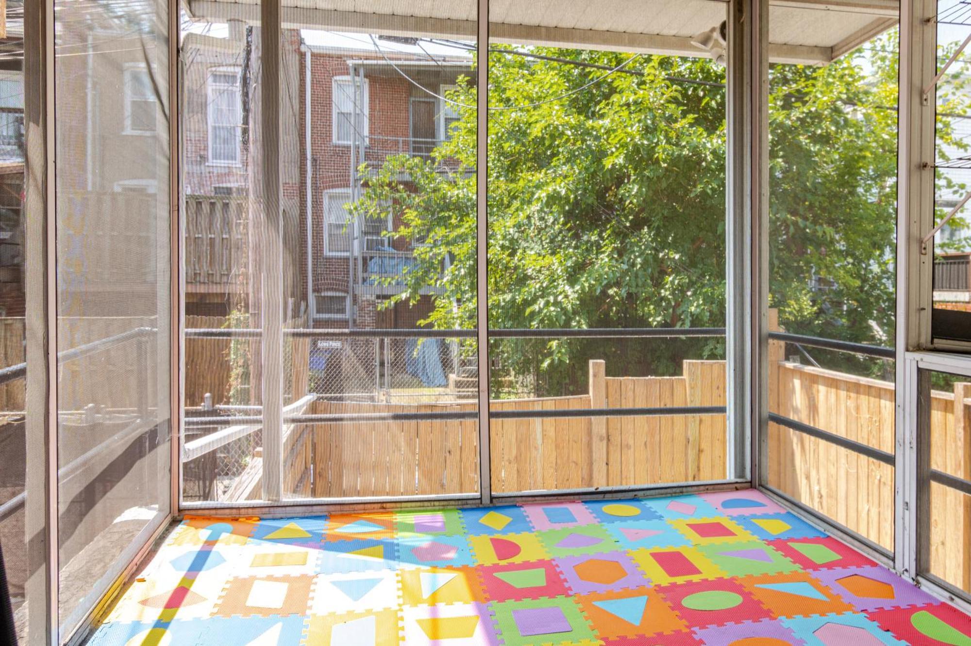 Luxurious 5 Bedroom House!1 Mile From Capitol Hill! Washington