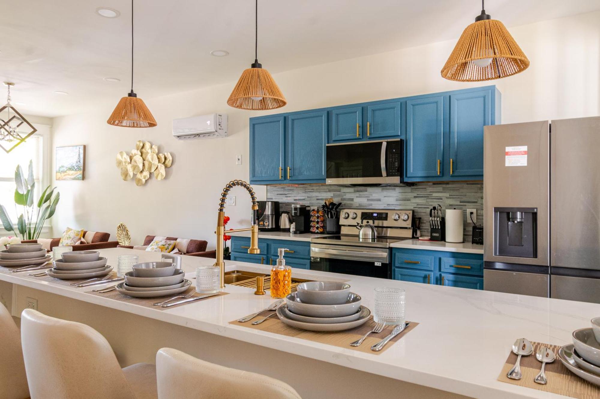 Luxurious 5 Bedroom House!1 Mile From Capitol Hill! * Washington