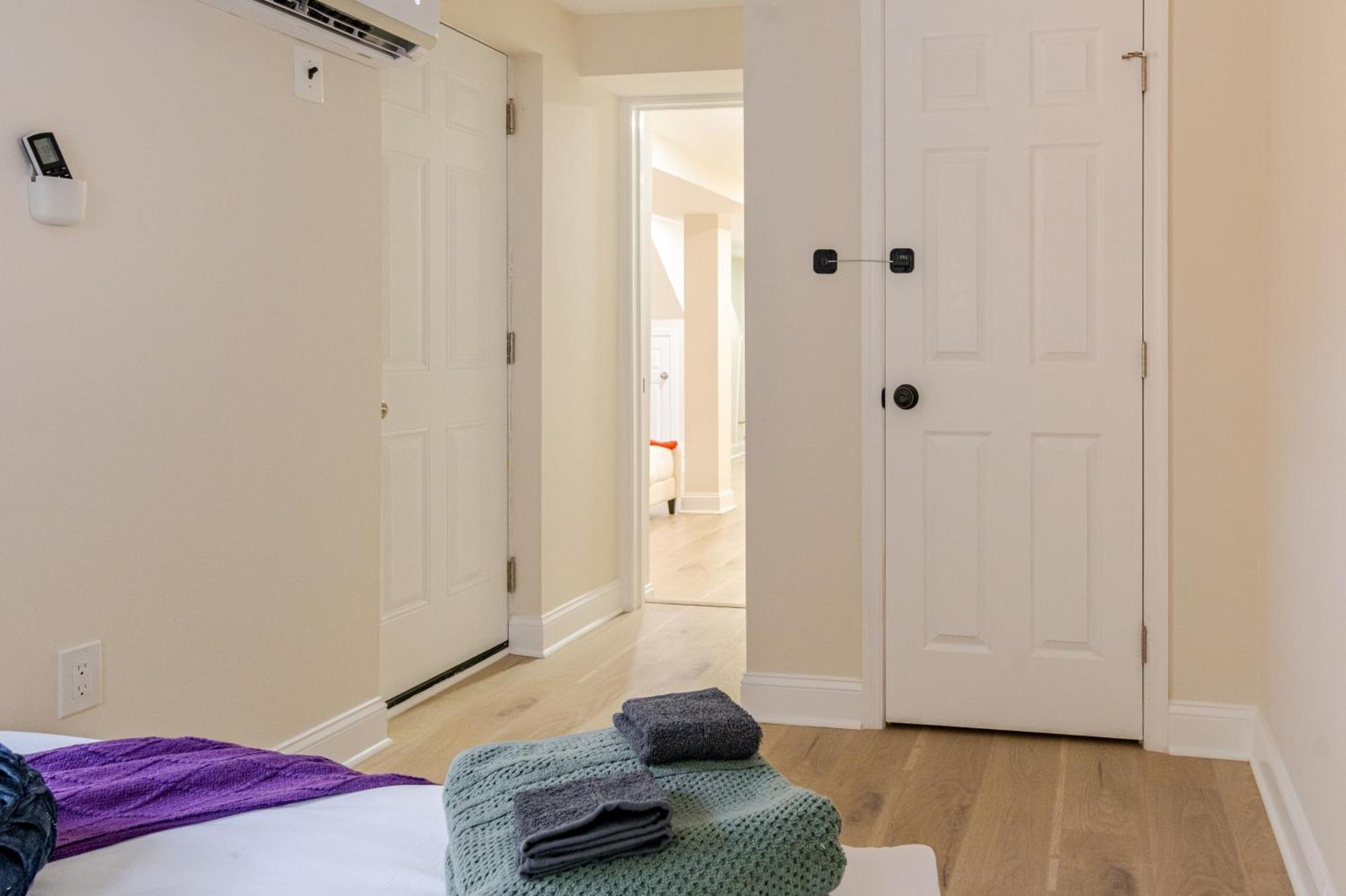 Luxurious 5 Bedroom House!1 Mile From Capitol Hill!