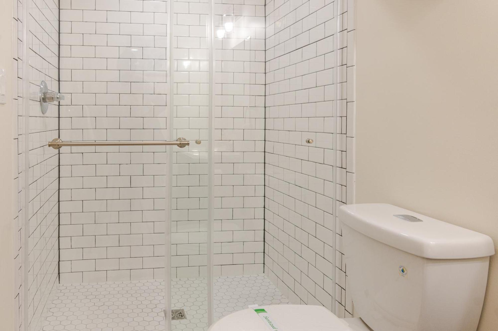 Holiday home Luxurious 5 Bedroom House!1 Mile From Capitol Hill!