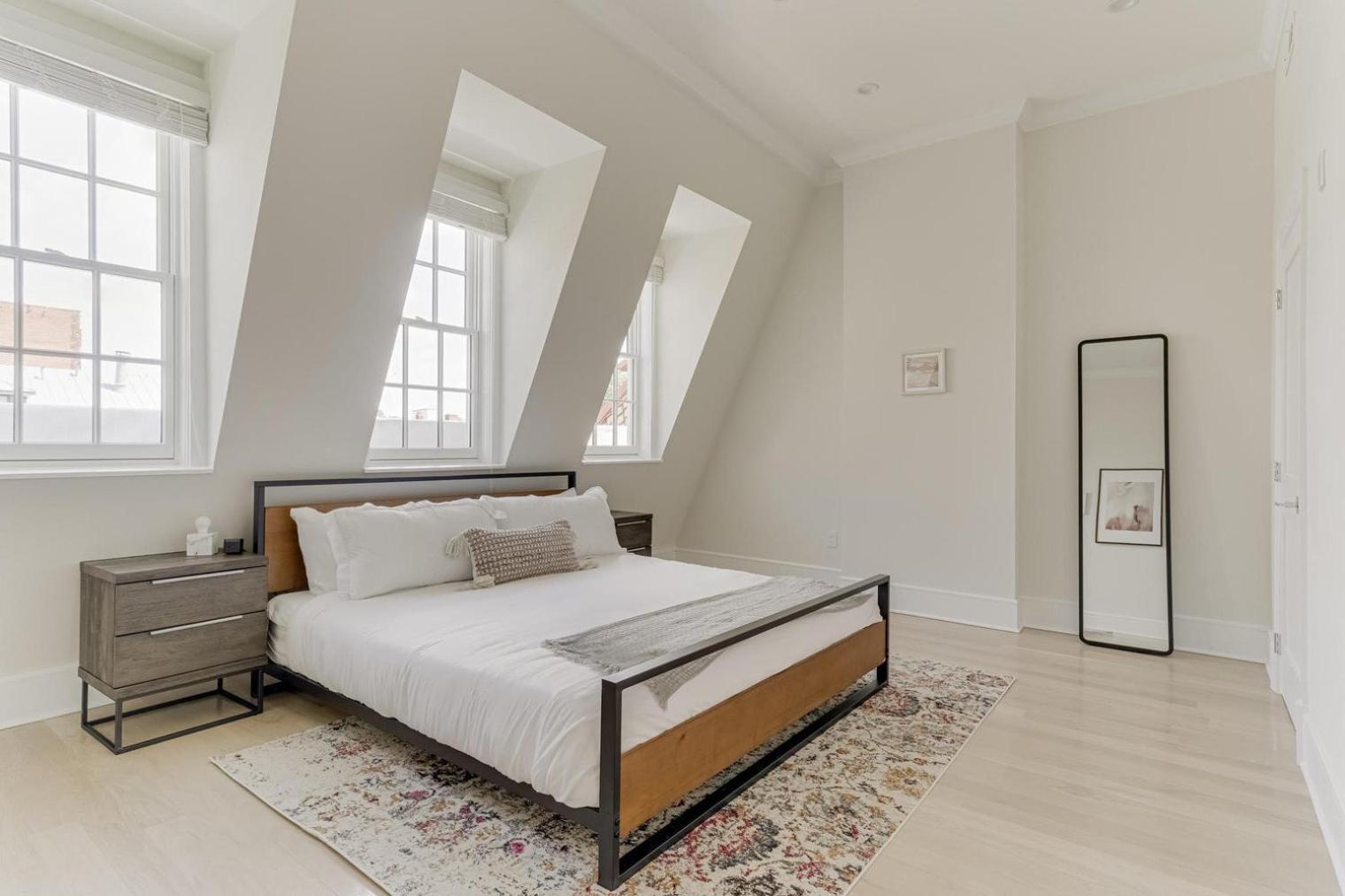 Dupont Circle 2br W Wd Nr Restaurants Bars Wdc-738 Apartment