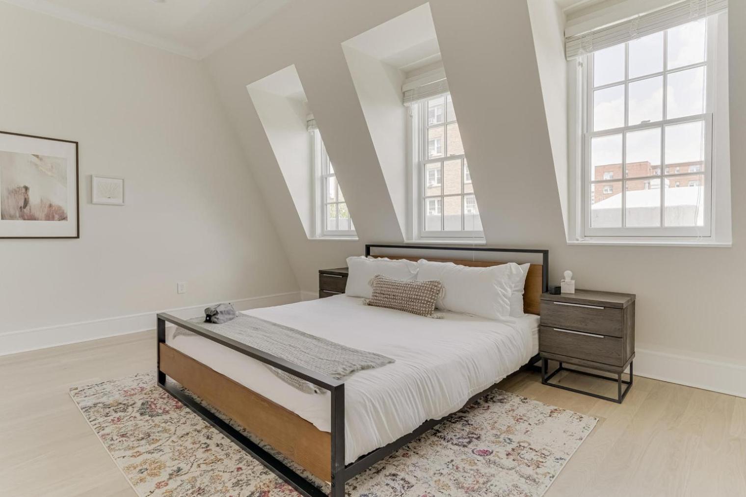 Dupont Circle 2br W Wd Nr Restaurants Bars Wdc-738 Apartment