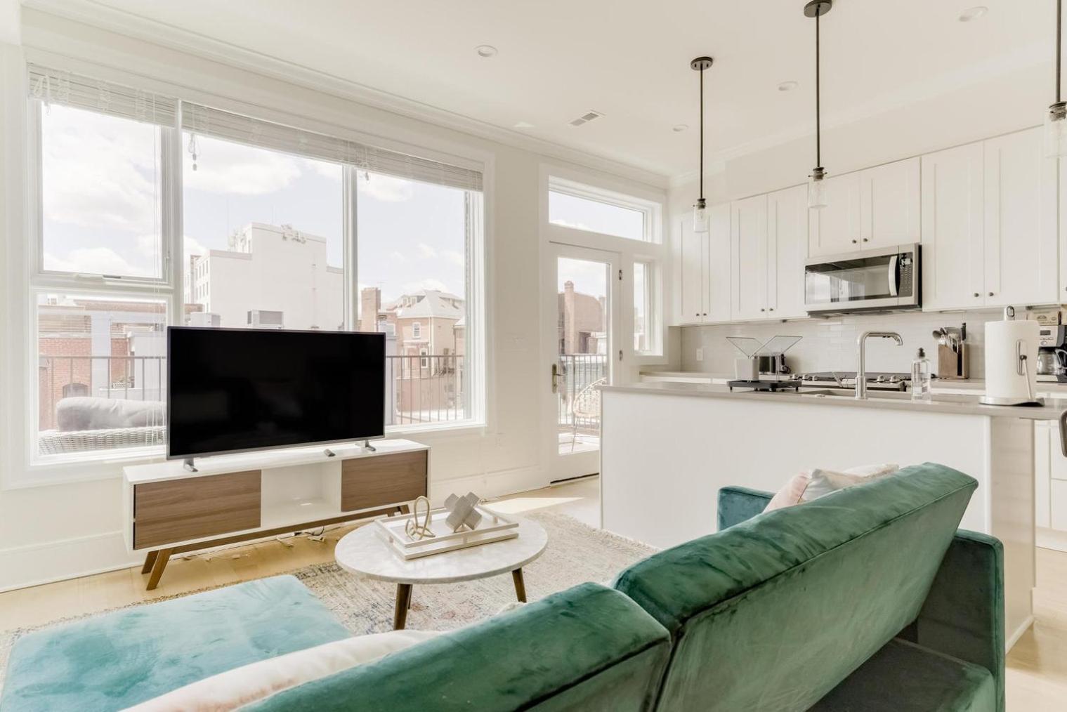 Dupont Circle 2br W Wd Nr Restaurants Bars Wdc-738 * Washington