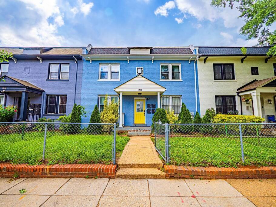 Chic & Contemporary With Free Onsite Parking Washington