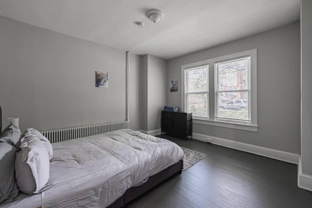 Perfectly Located 2br In Dc With Private Parking Washington
