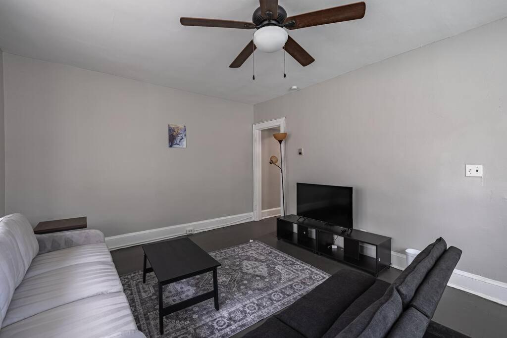 Perfectly Located 2br In Dc With Private Parking