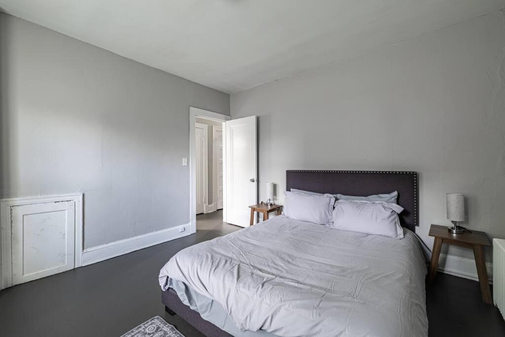 Perfectly Located 2br In Dc With Private Parking Apartment *