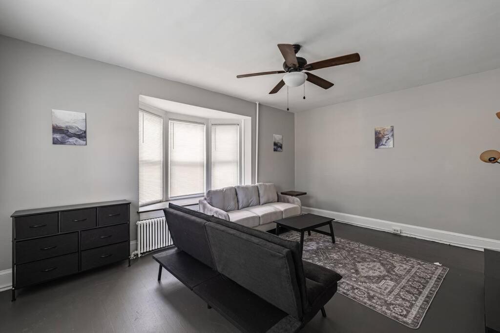 Apartment Perfectly Located 2br In Dc With Private Parking *