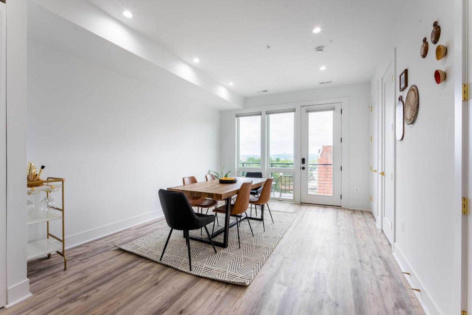 Apartment Modern 3br Condo, Rooftop & Downtown Views Washington