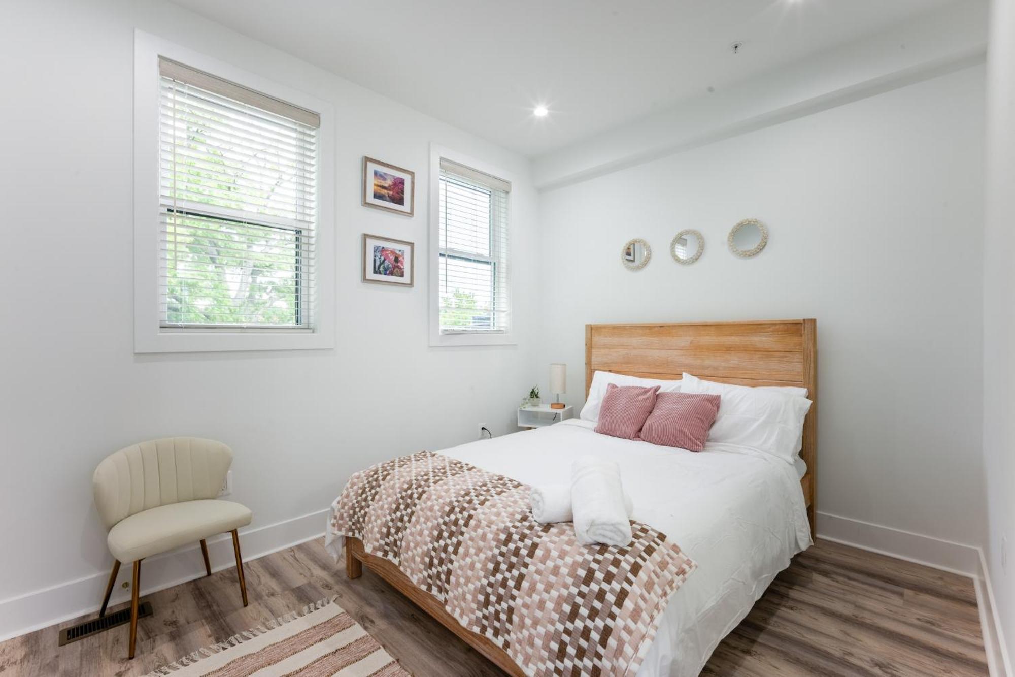 Modern 3br Condo, Rooftop & Downtown Views * Washington