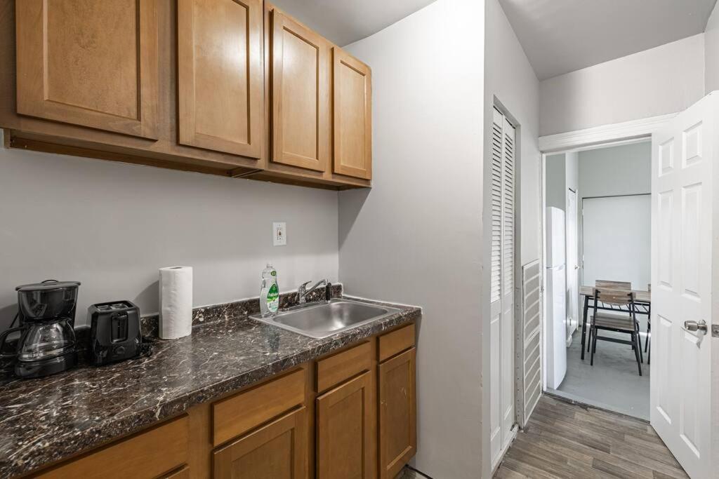 Perfectly Located 2br In Dc With Private Parking