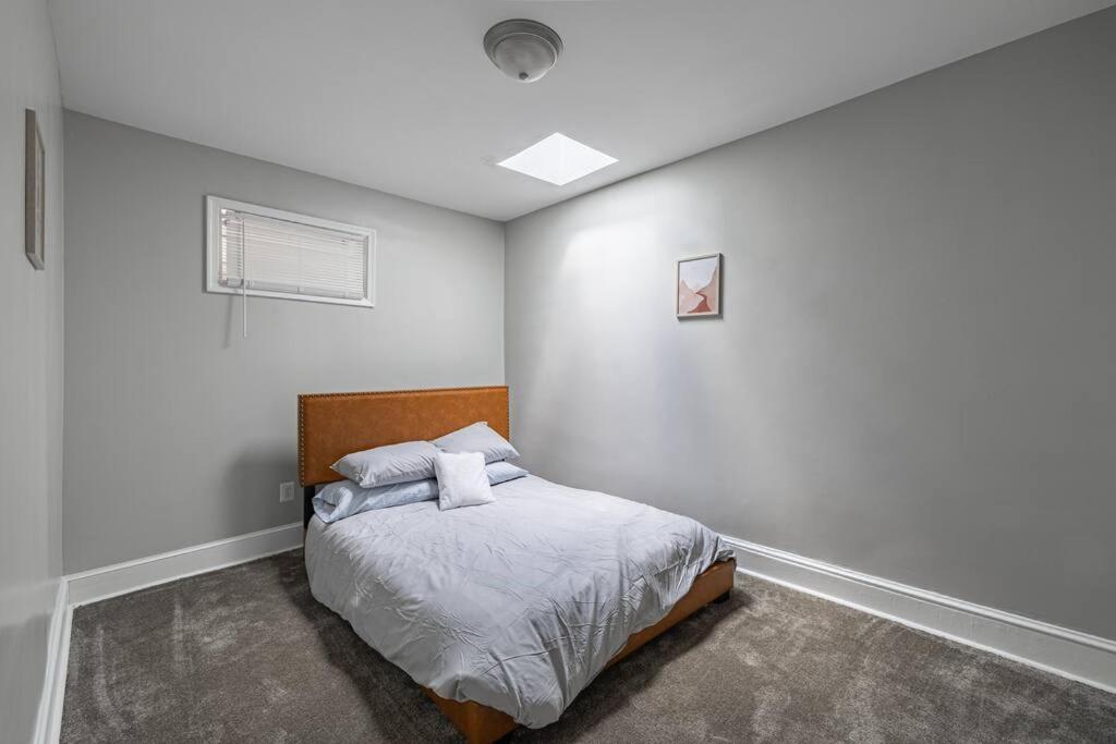 Cozy 3br House In Dc With Parking *