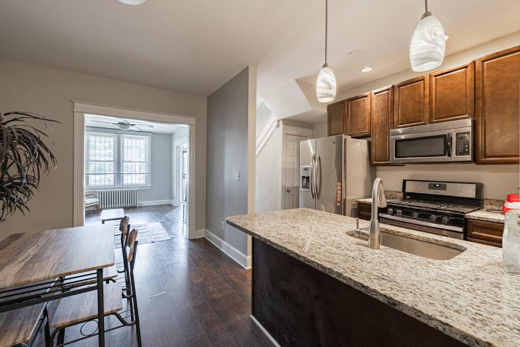 Cozy 3br House In Dc With Parking Holiday home Washington