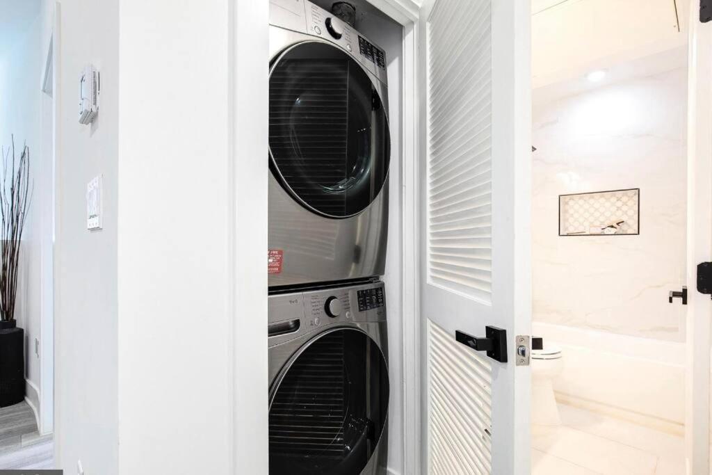 Amazing Capital Hill , Step Away Gym, Shopping Holiday home Washington